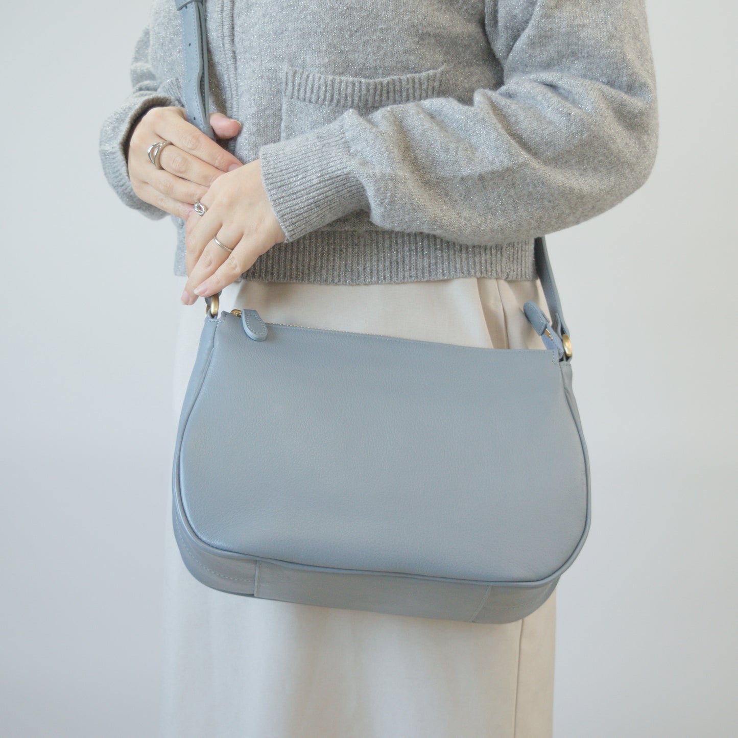 オリーブレザー ユニバーサルショルダー