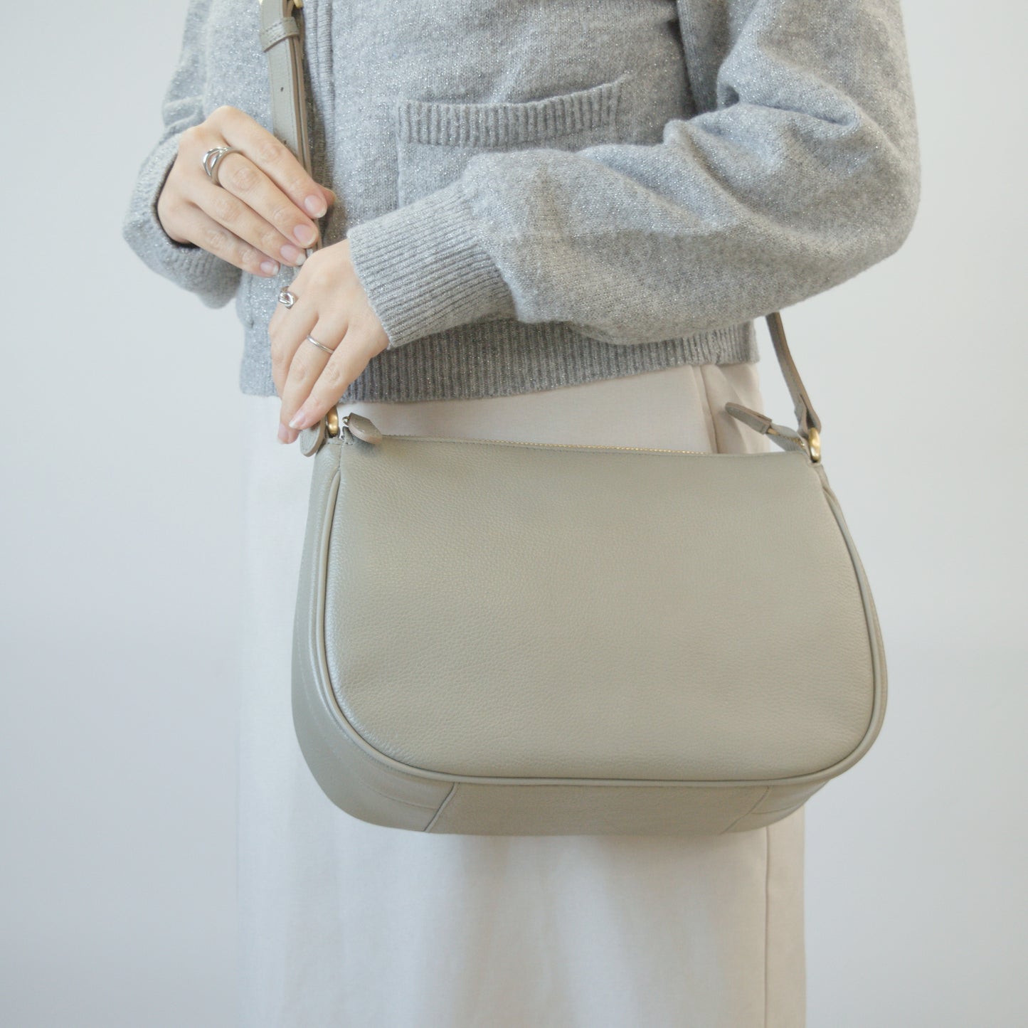 オリーブレザー ユニバーサルショルダー