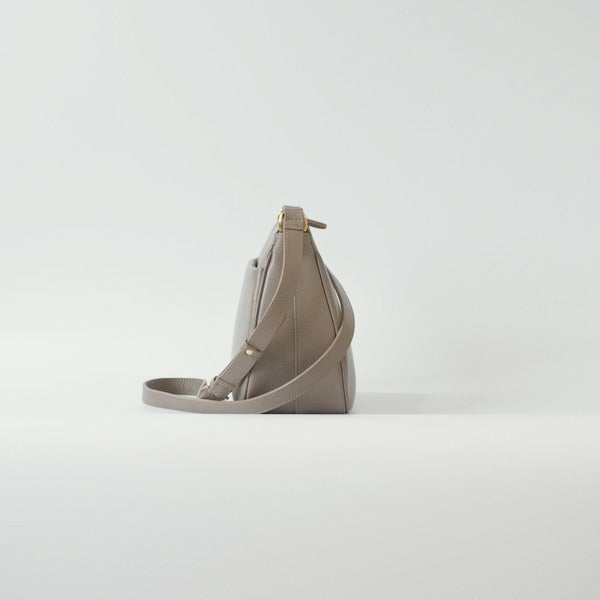 オリーブレザー ユニバーサルショルダー