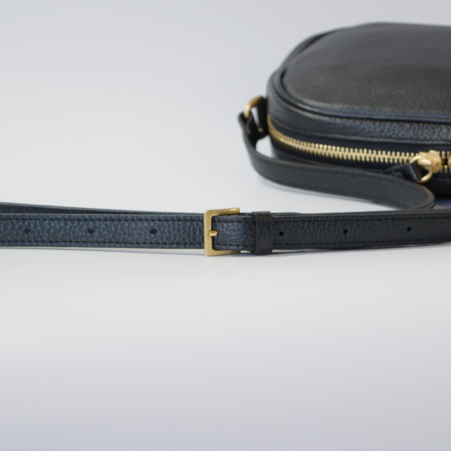 オリーブレザー ビーンズショルダー