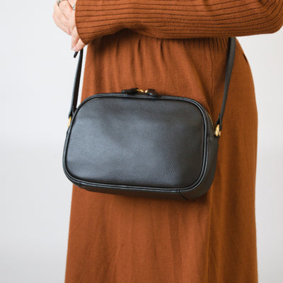 オリーブレザー ビーンズショルダー