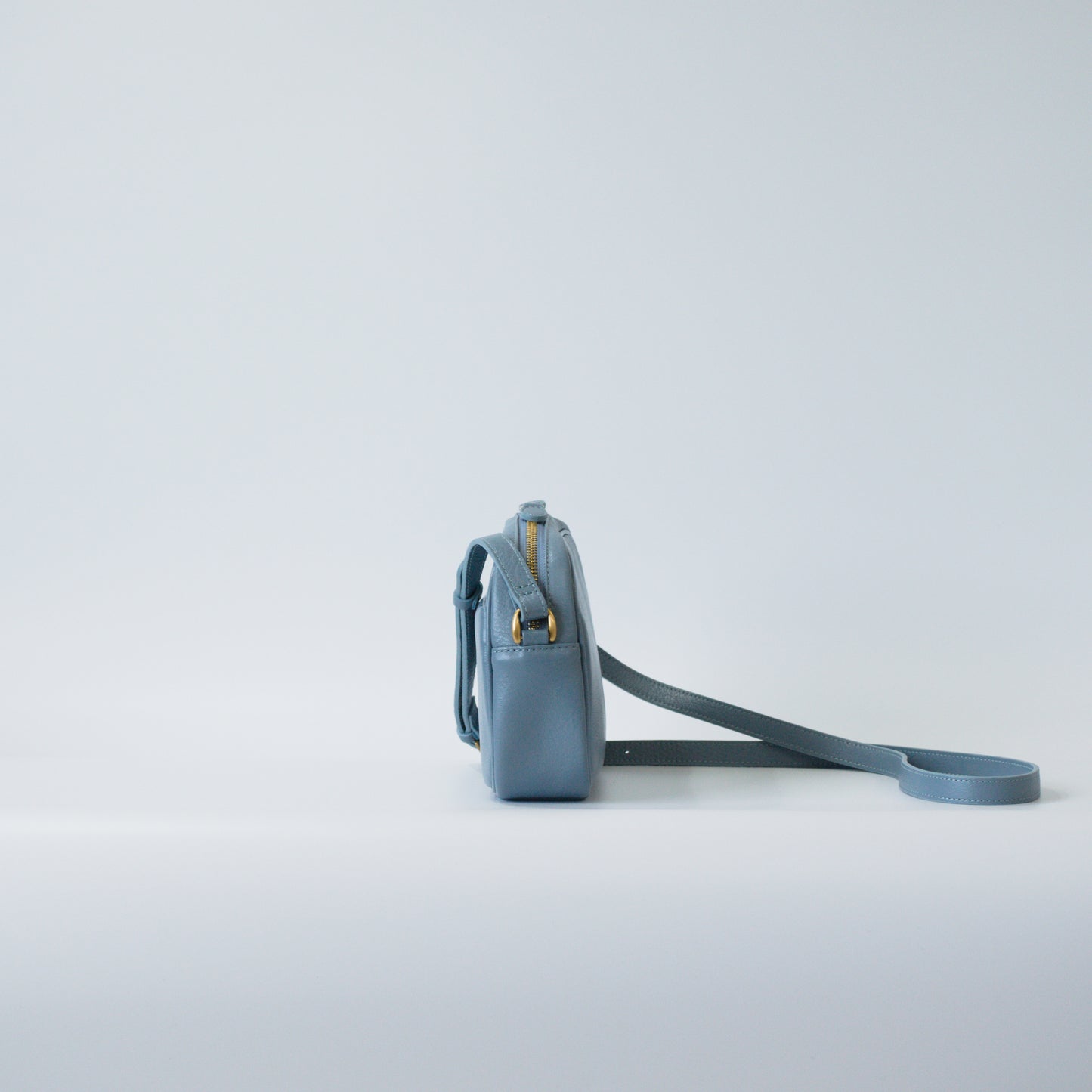 オリーブレザービーンズショルダー