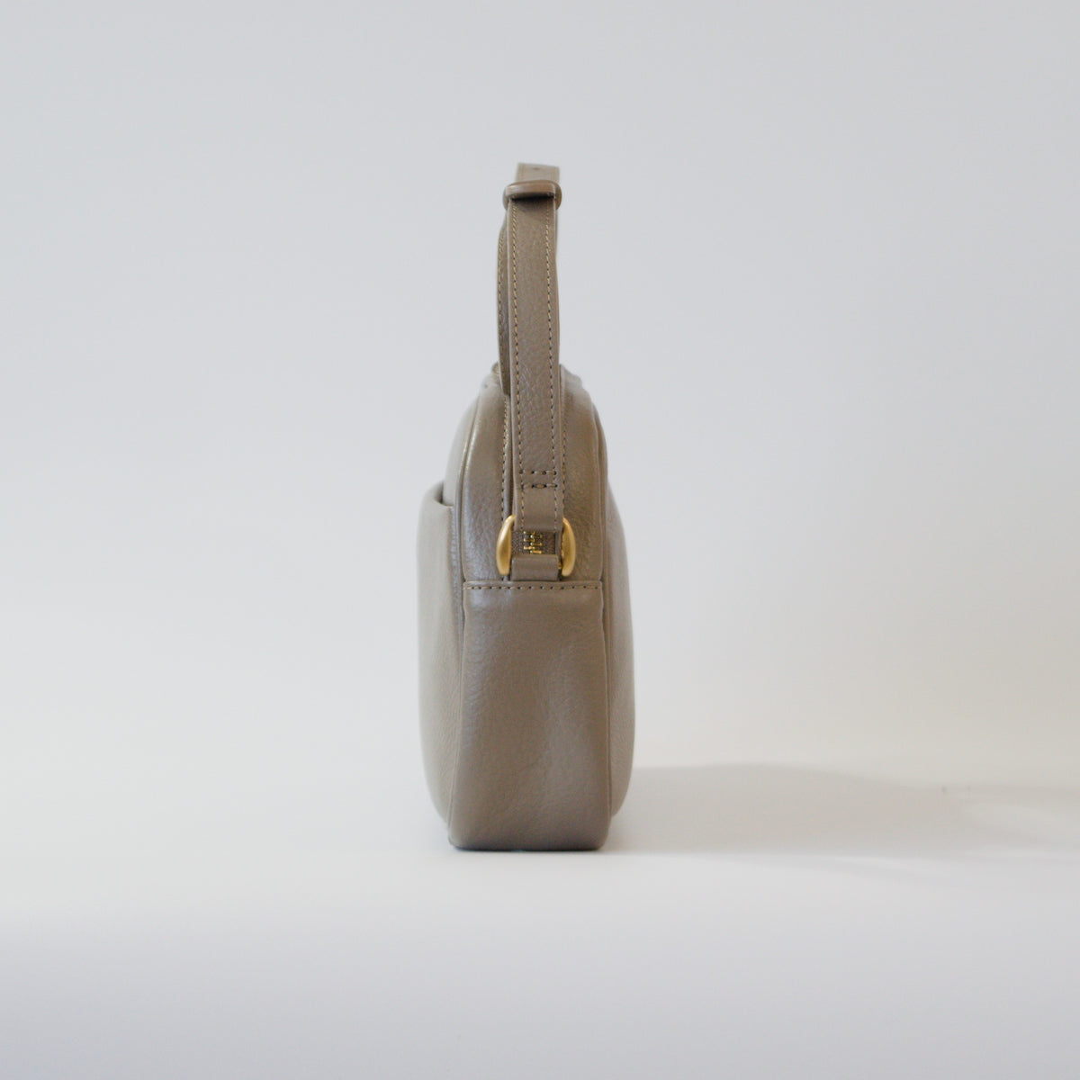 オリーブレザー ビーンズショルダー