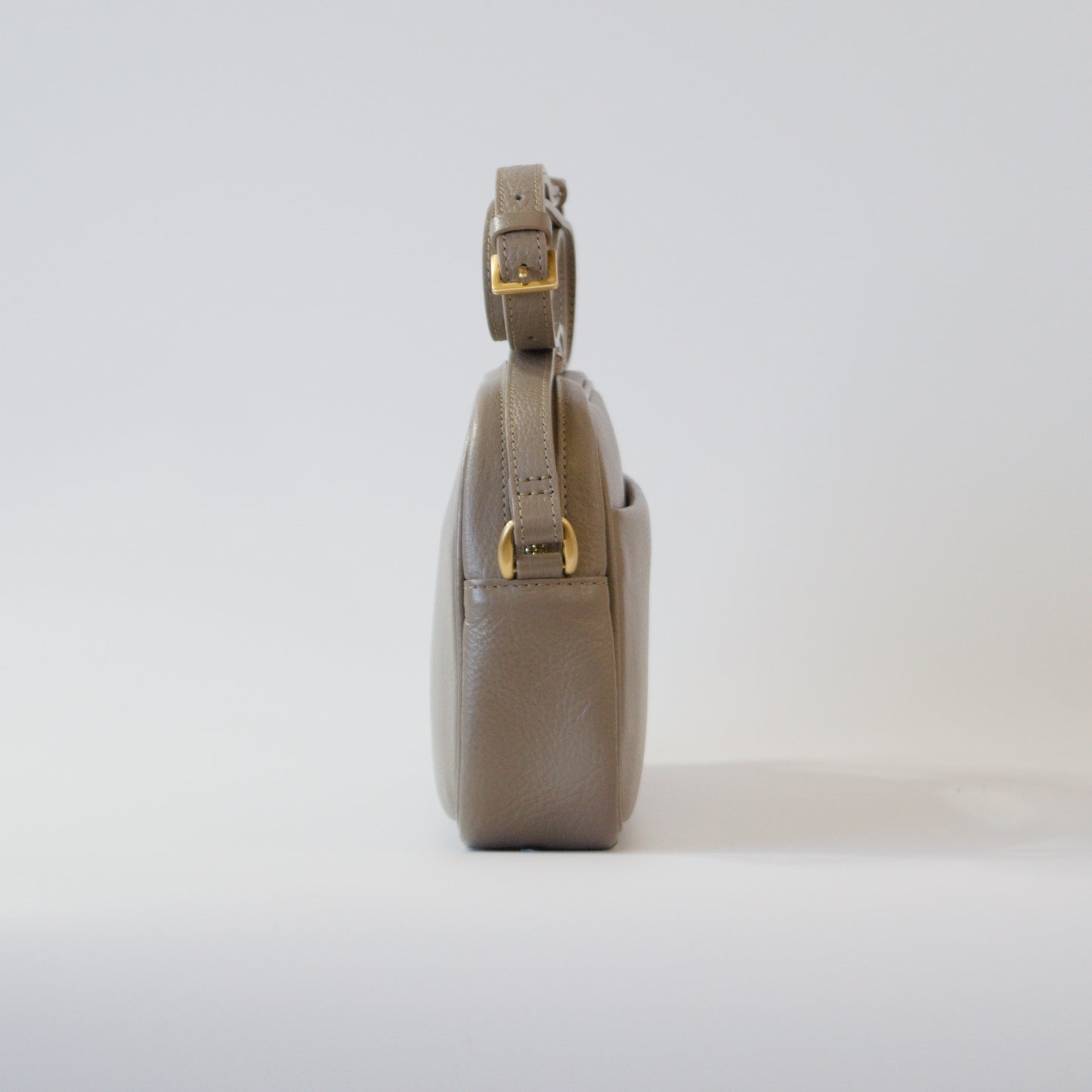 オリーブレザー ビーンズショルダー