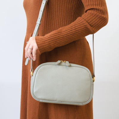 オリーブレザー ビーンズショルダー