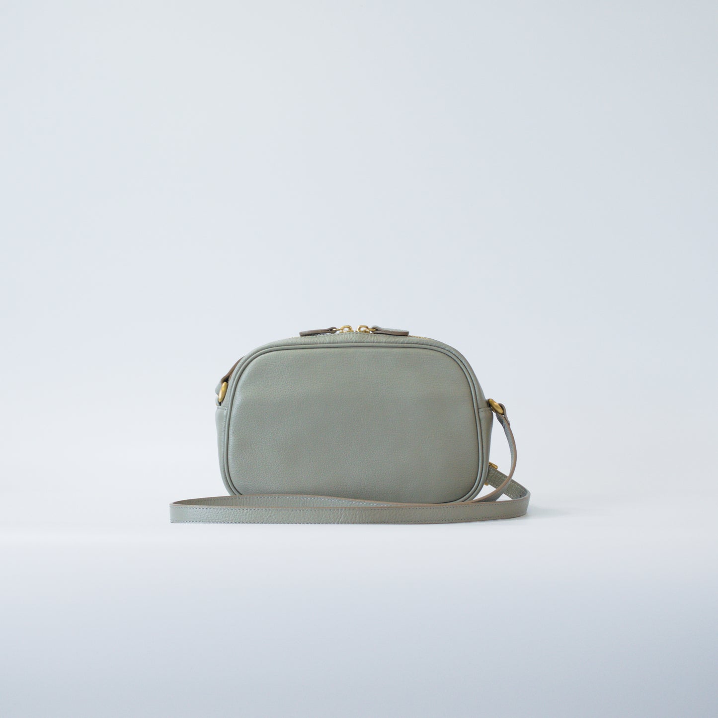 オリーブレザービーンズショルダー