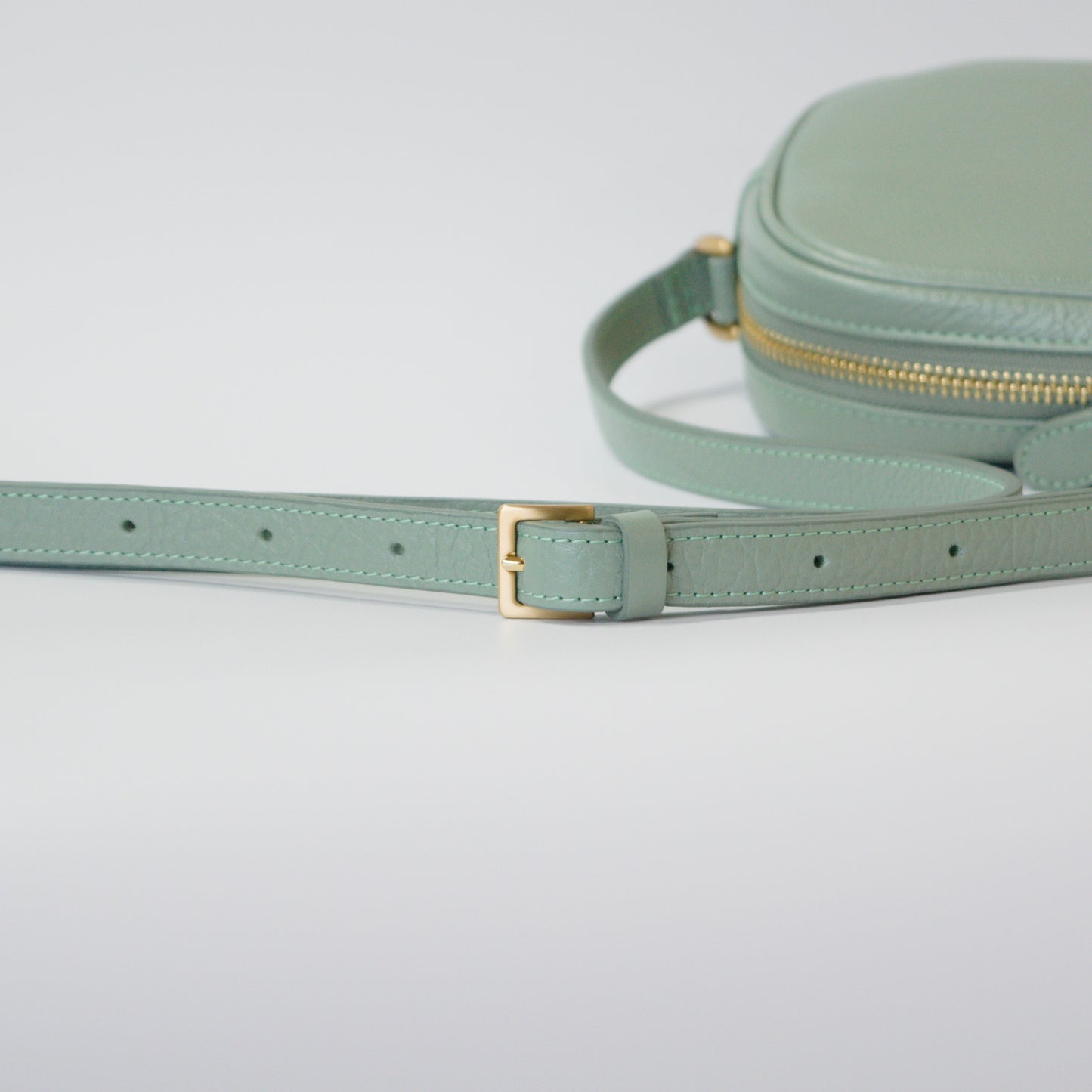 オリーブレザー ビーンズショルダー