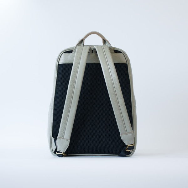 オリーブレザーグレースリュック