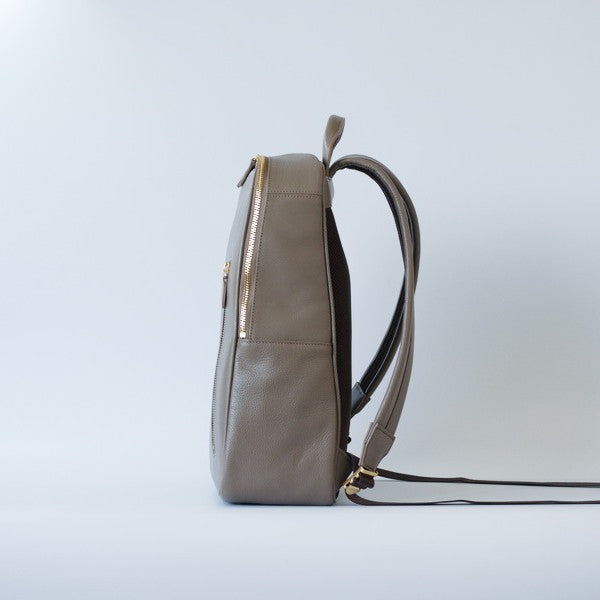 オリーブレザーグレースリュック