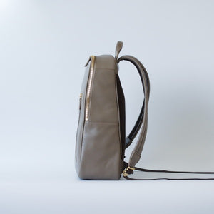 オリーブレザーグレースリュック