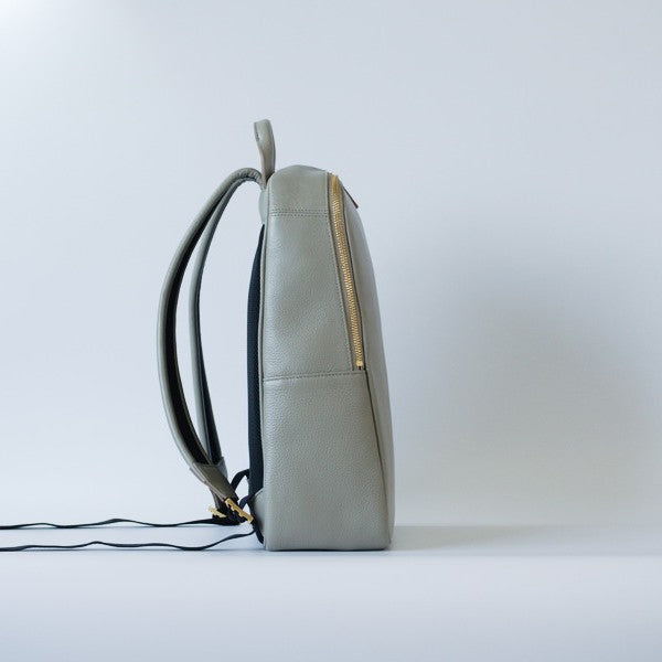 オリーブレザーグレースリュック