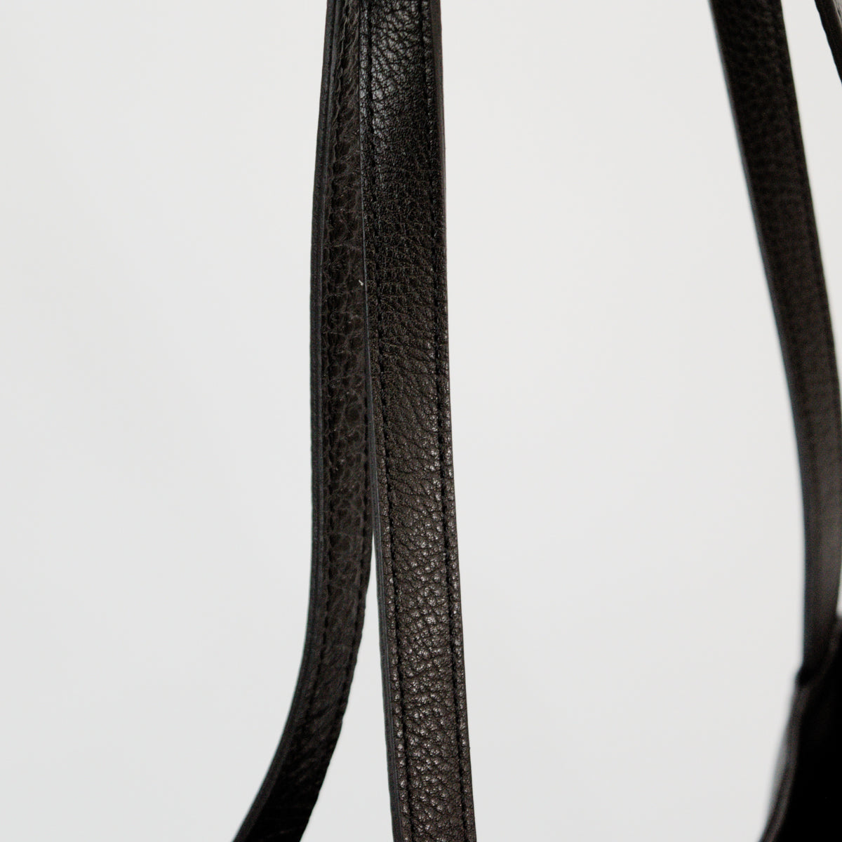 オリーブレザー フォルムチェンジA4トート