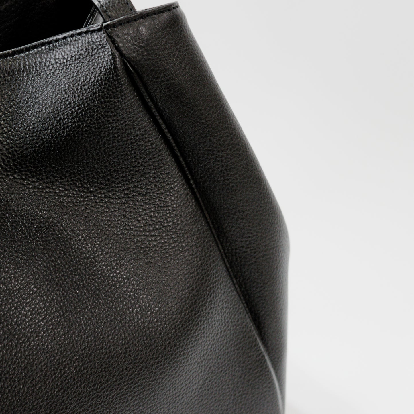 オリーブレザー フォルムチェンジA4トート