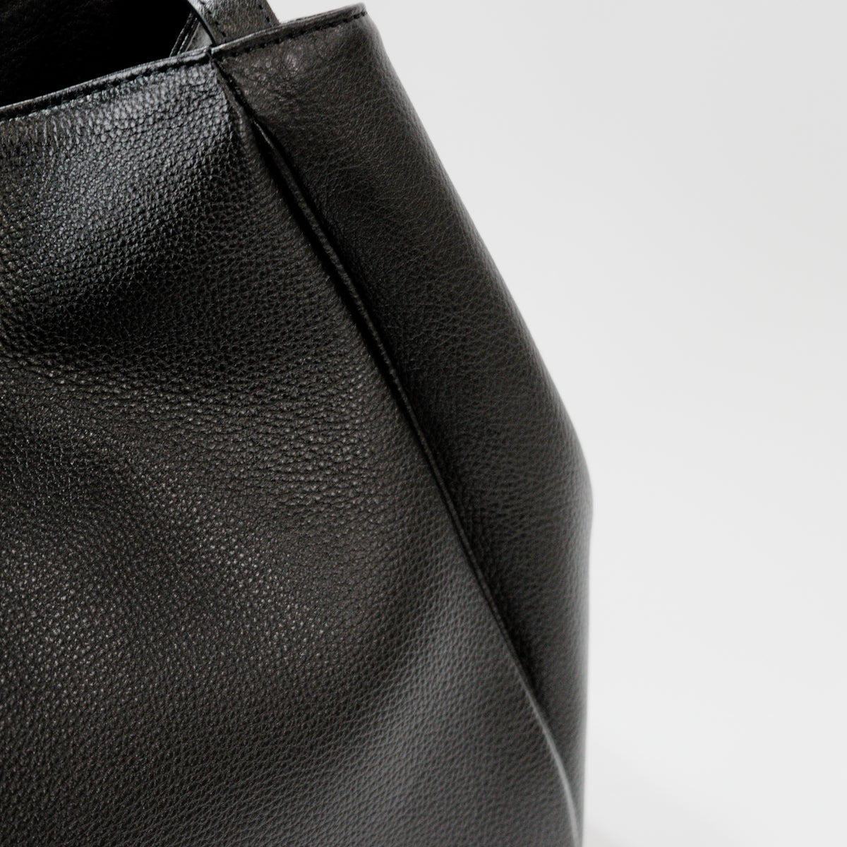 オリーブレザー フォルムチェンジA4トート