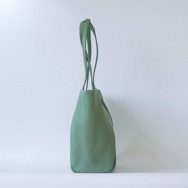 オリーブレザー フォルムチェンジA4トート