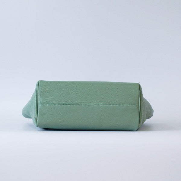 オリーブレザー フォルムチェンジA4トート