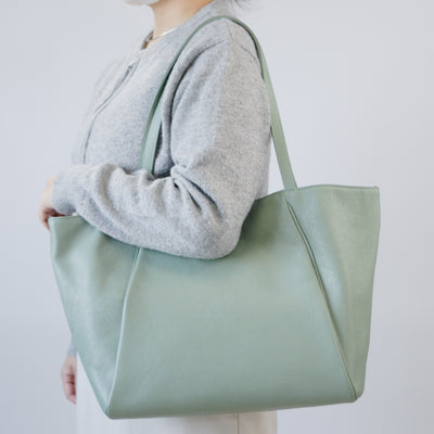 オリーブレザー フォルムチェンジA4トート
