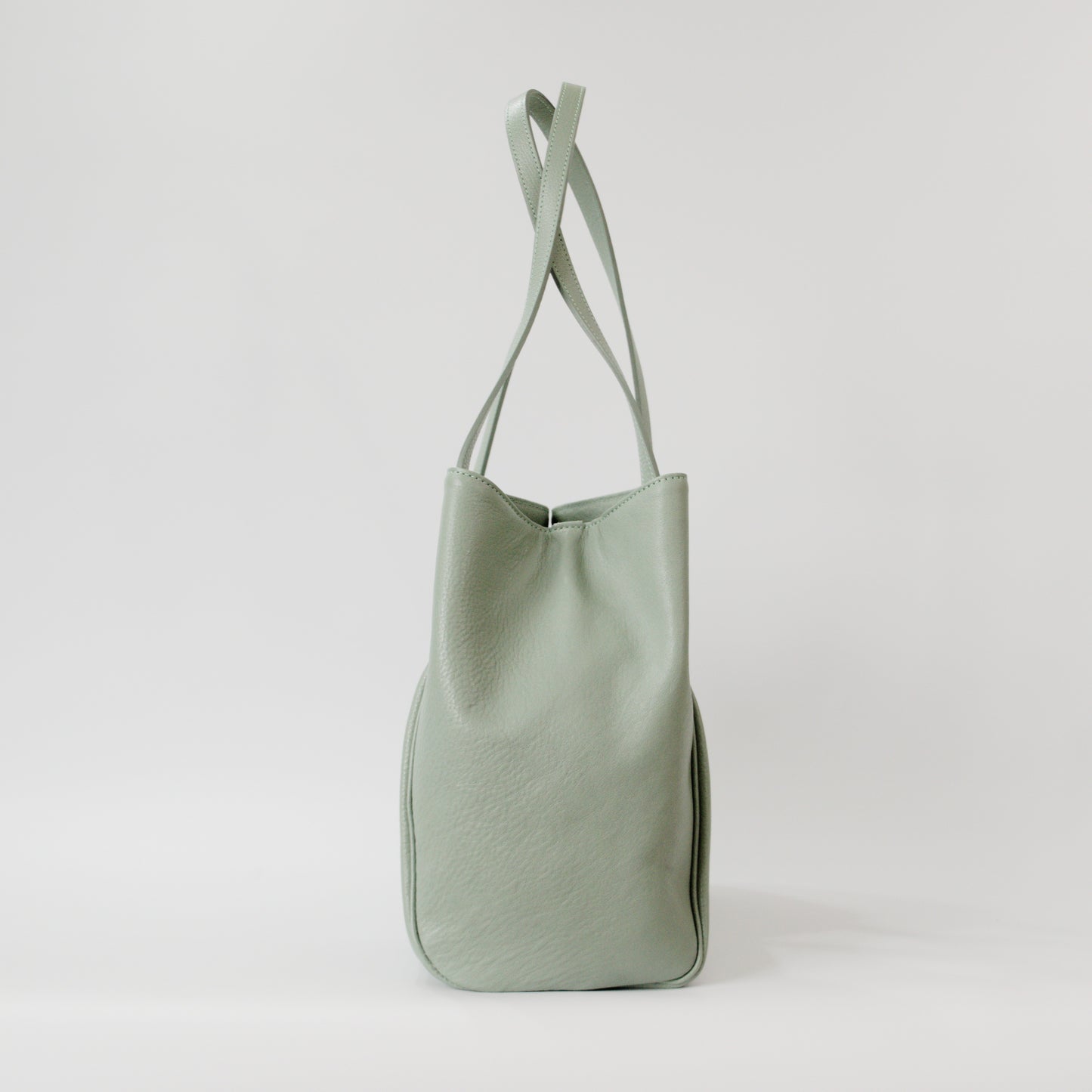 オリーブレザー フォルムチェンジA4トート