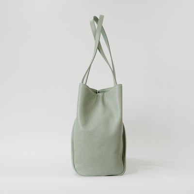 オリーブレザー フォルムチェンジA4トート