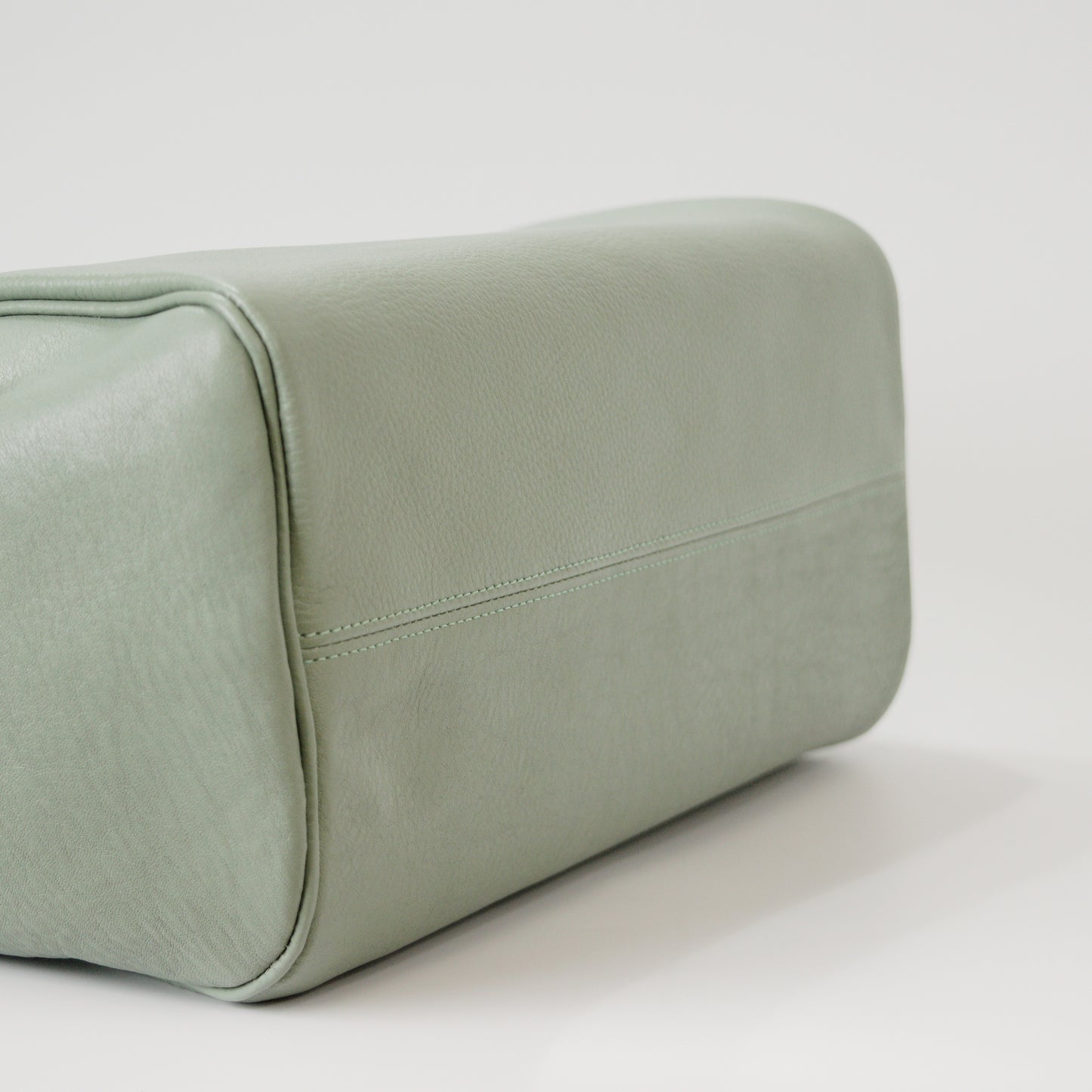 オリーブレザー フォルムチェンジA4トート