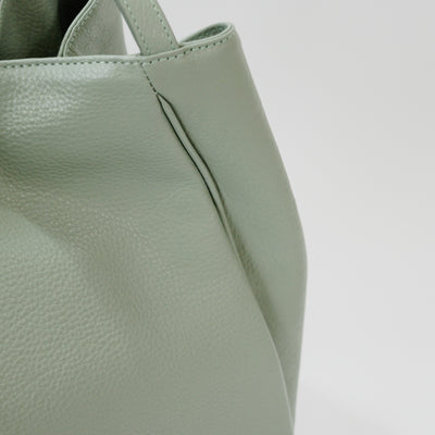 オリーブレザー フォルムチェンジA4トート