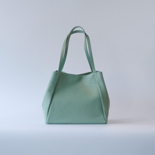 オリーブレザー フォルムチェンジA4トート