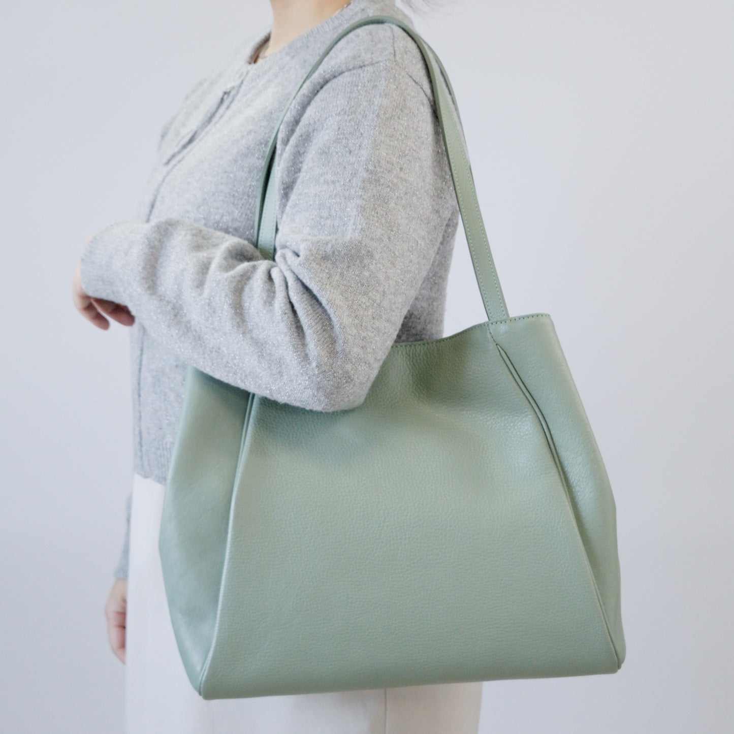 オリーブレザー フォルムチェンジA4トート