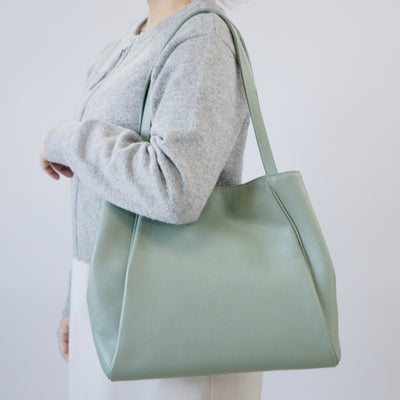 オリーブレザー フォルムチェンジA4トート