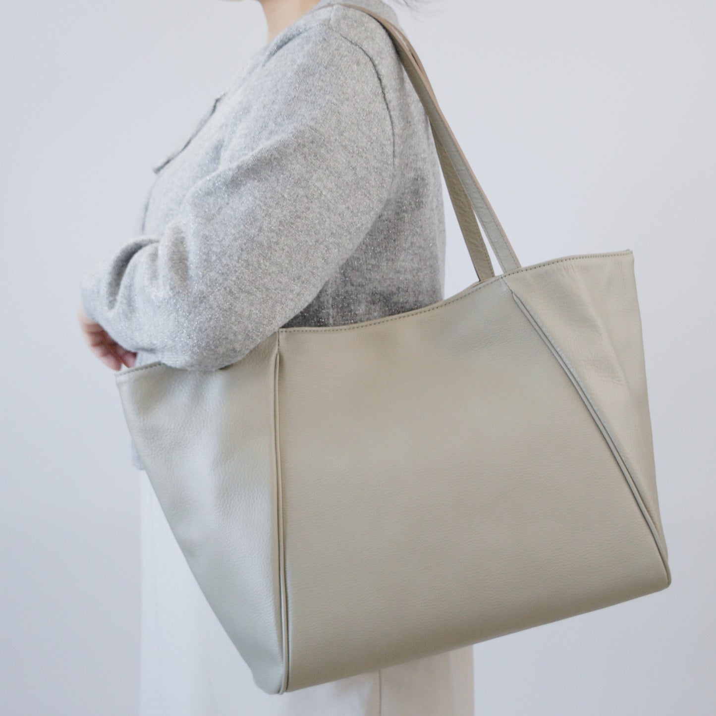 オリーブレザー フォルムチェンジA4トート