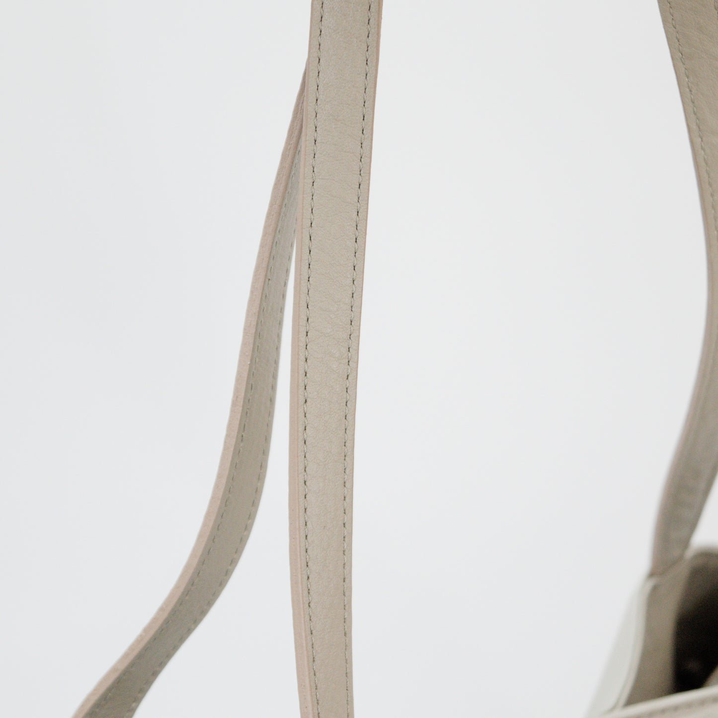 オリーブレザー フォルムチェンジA4トート