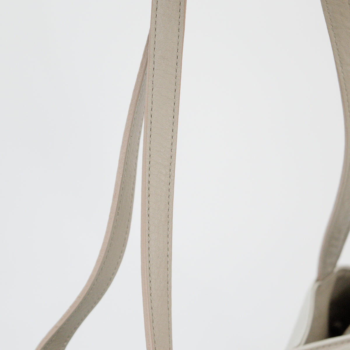 オリーブレザー フォルムチェンジA4トート