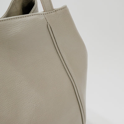 オリーブレザー フォルムチェンジA4トート