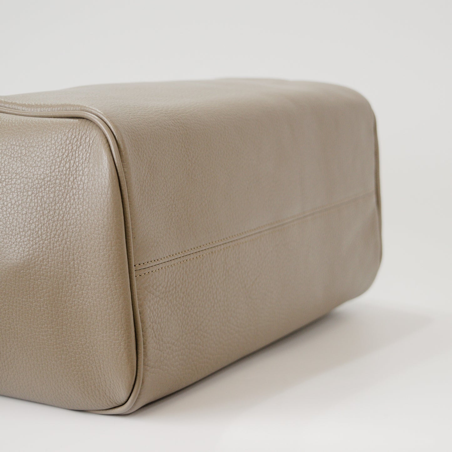 オリーブレザー フォルムチェンジA4トート