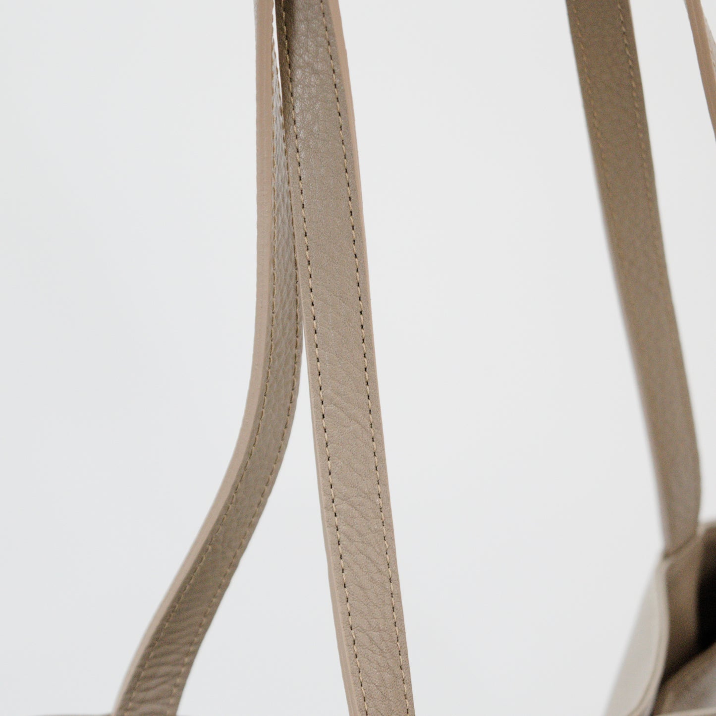 オリーブレザー フォルムチェンジA4トート