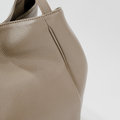 オリーブレザー フォルムチェンジA4トート