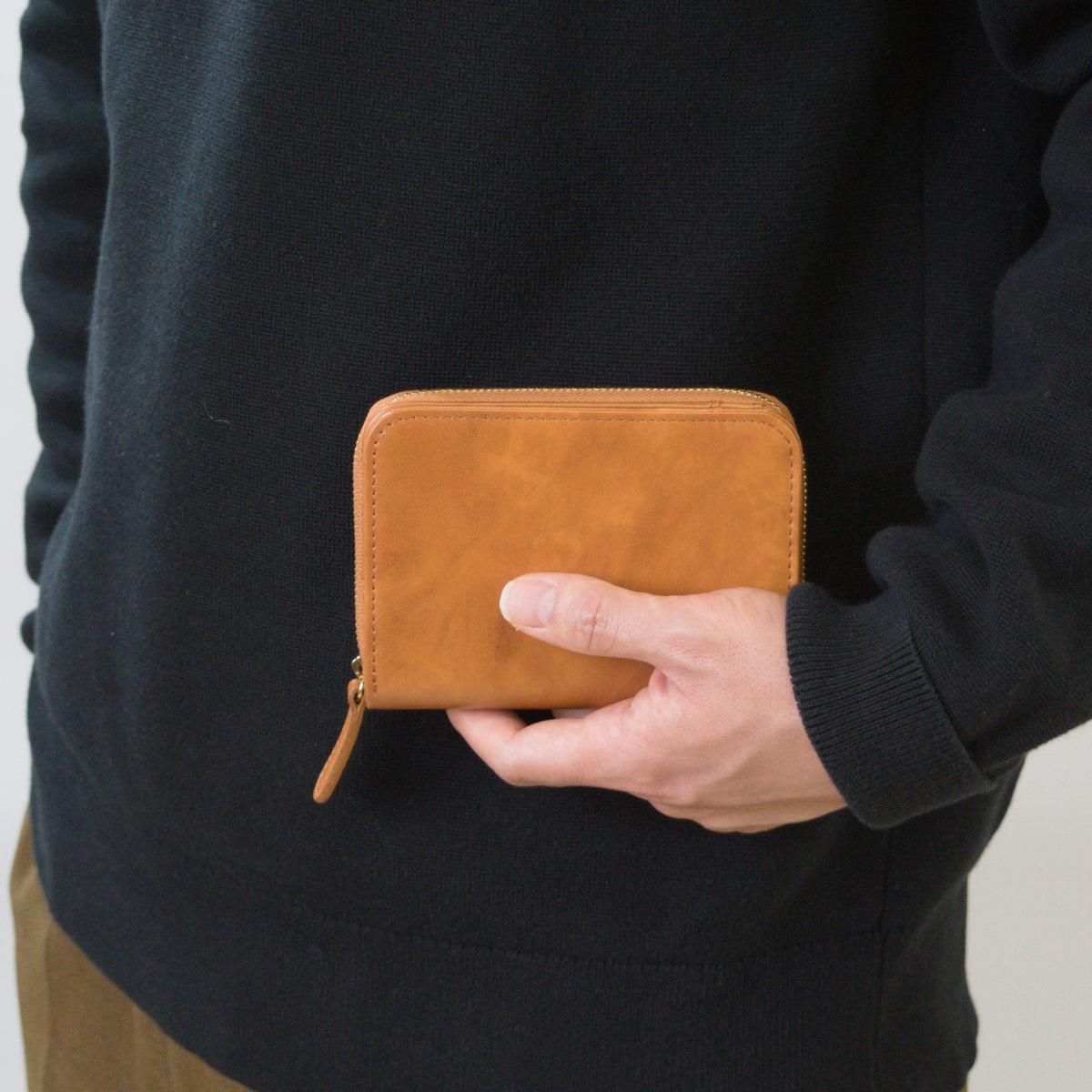 ムラ染めレザーのラウンドファスナー短財布