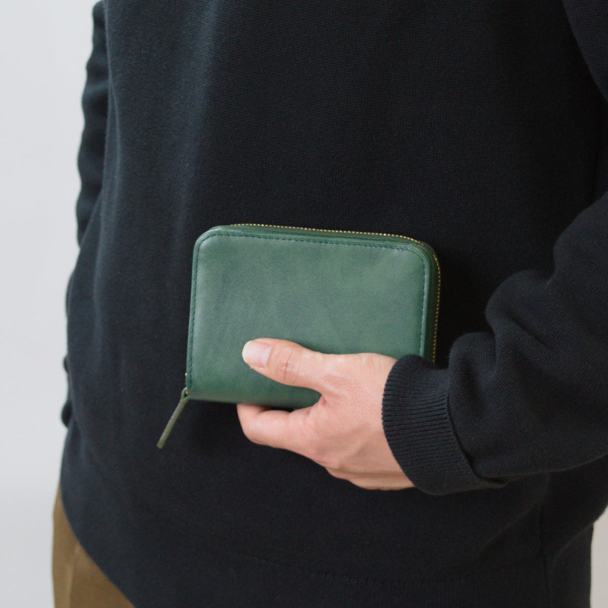 ムラ染めレザーのラウンドファスナー短財布