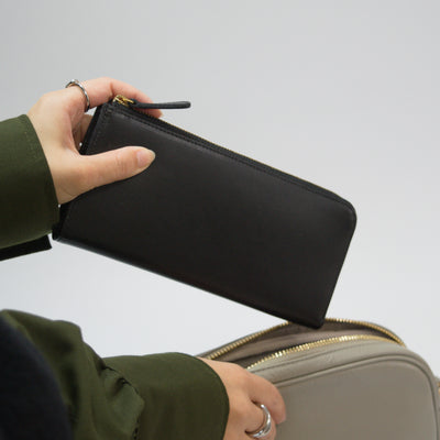 ムラ染めレザーのマチ付きL字束入れ