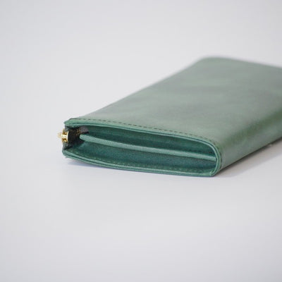 ムラ染めレザーのマチ付きL字束入れ