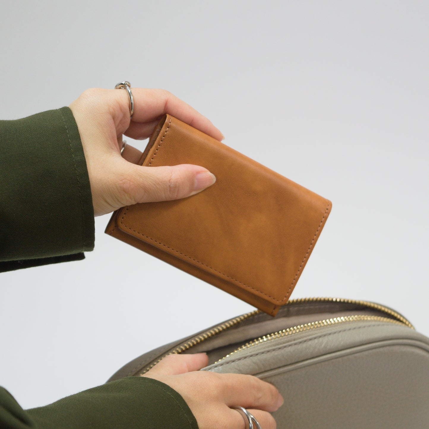 ムラ染めレザーの名刺入れ