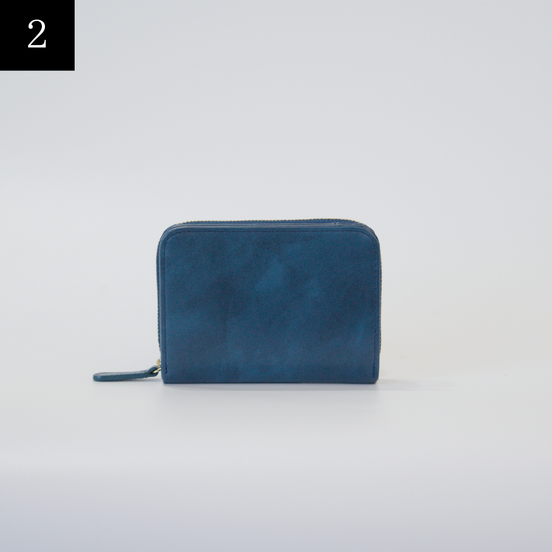 ムラ染めレザーのラウンドファスナー短財布<br>color：Navy